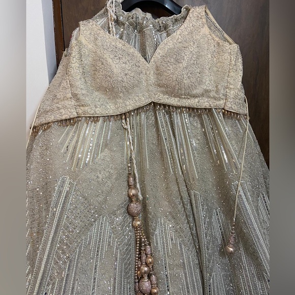 Ivory lehenga - Picture 3 of 4